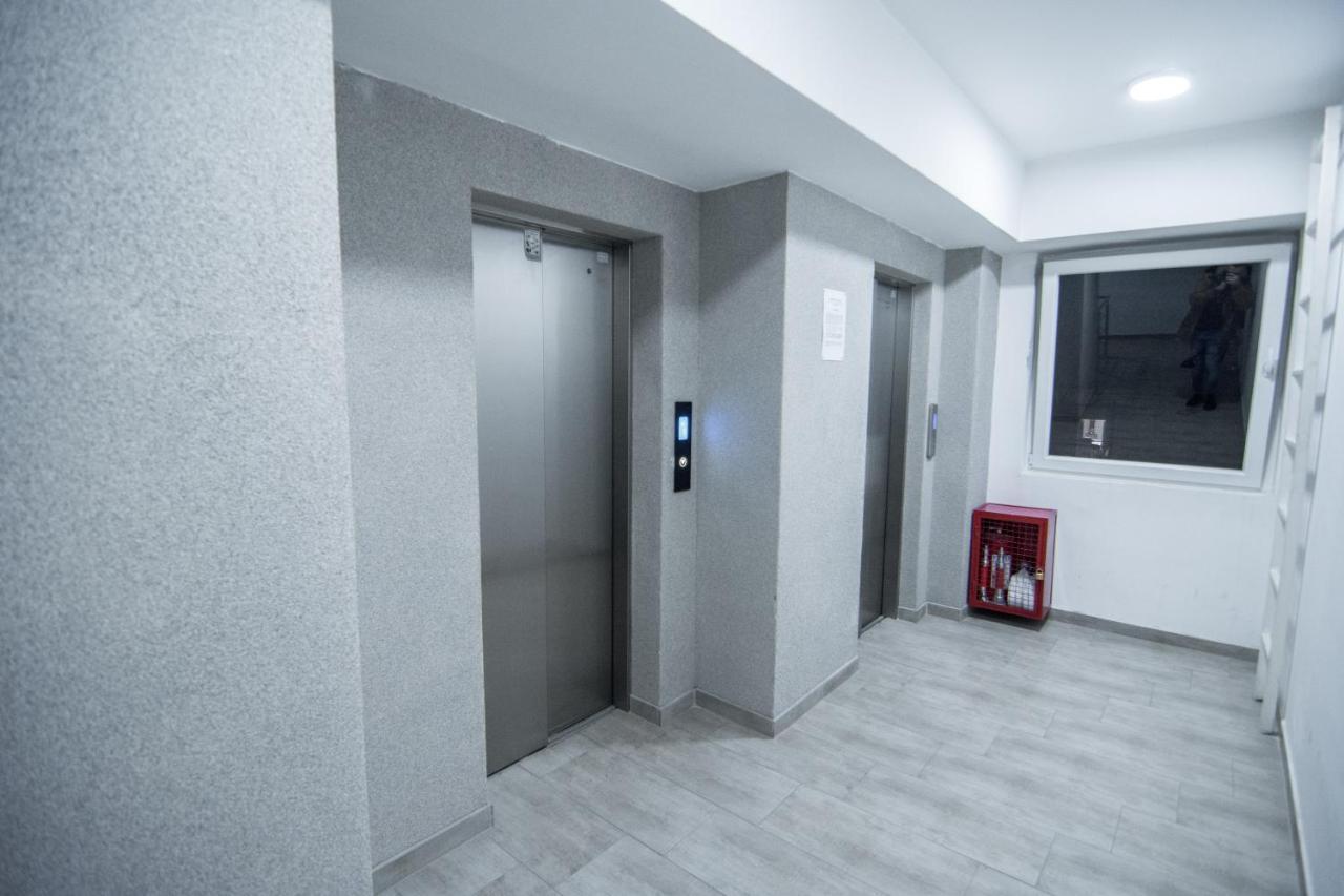 Feels Like Home 2 スコピエ エクステリア 写真